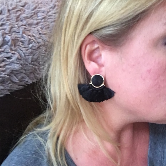 Black Multi tassel post earrings - Picture 3 of 3